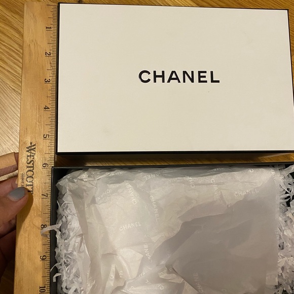 Empty Chanel box - Picture 4 of 6